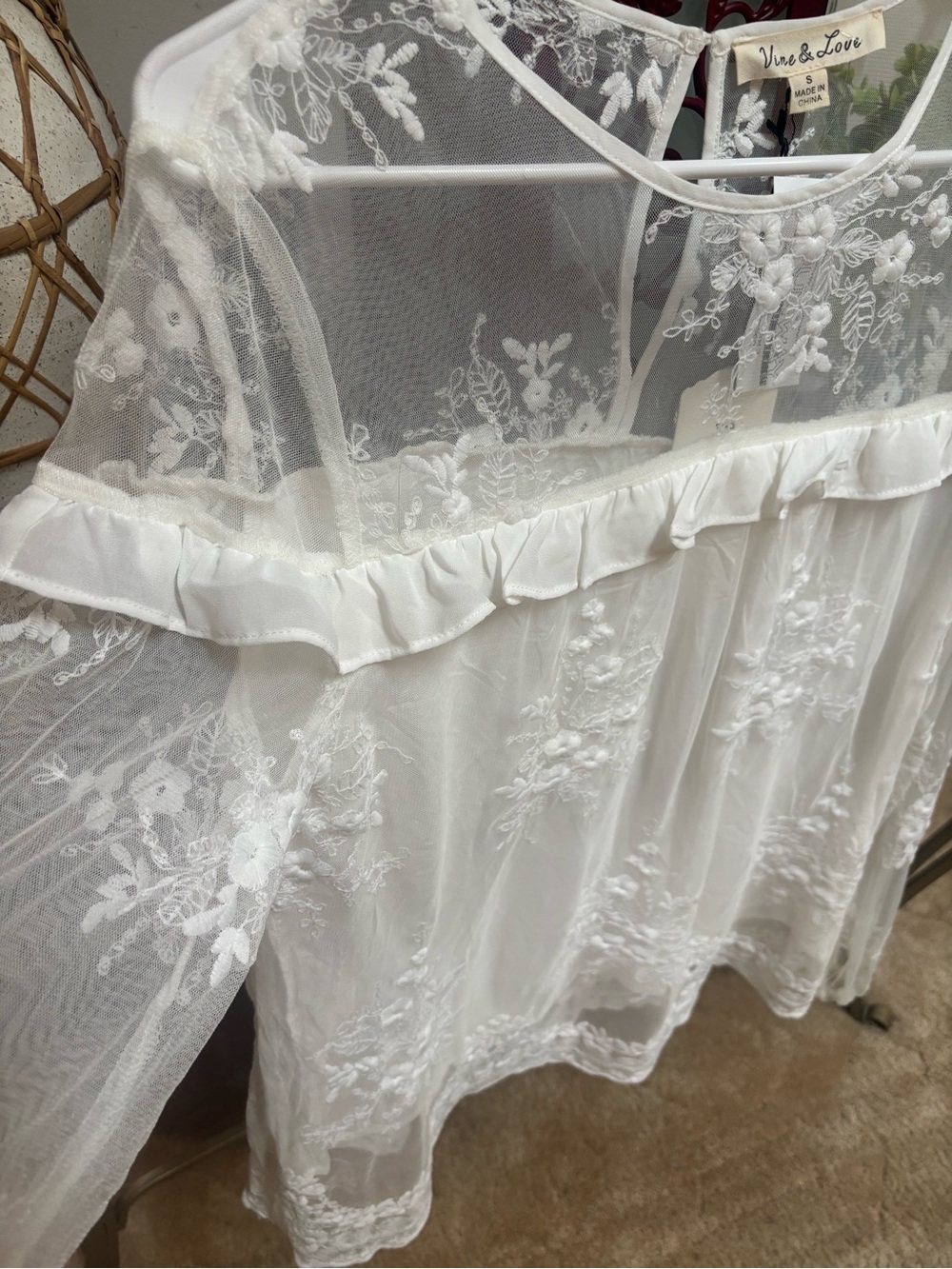 Vine & Love White Sheer Lace Floral Ruffle Trim Embroidered Blouse New With Tags - Picture 5 of 11